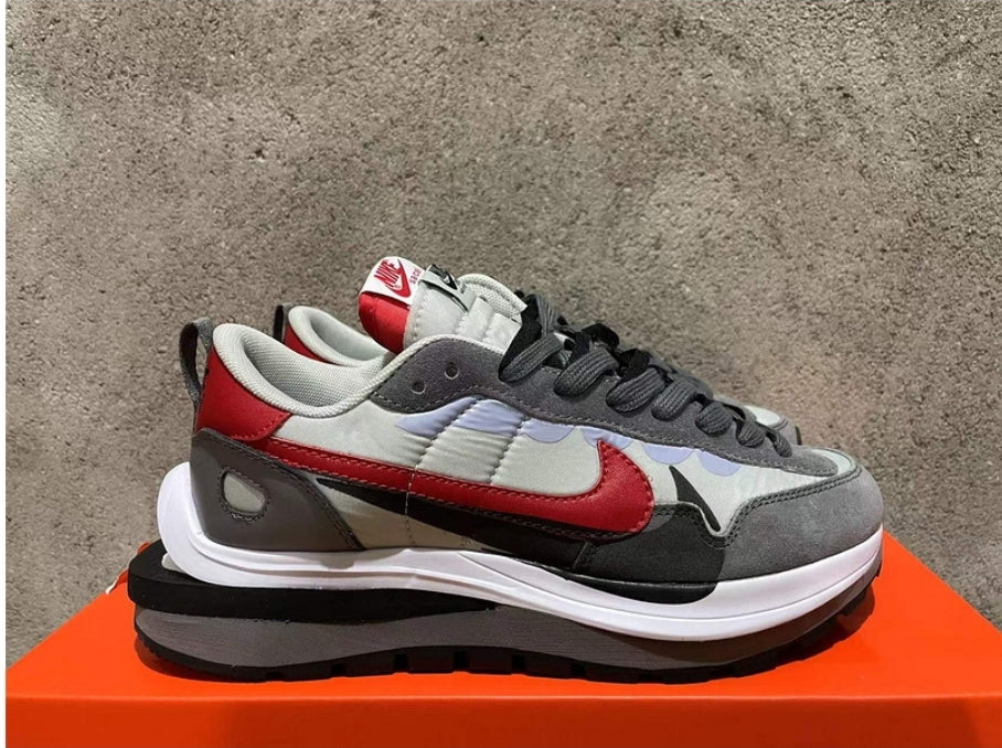 Les Baskets Nike LDWaffle x Sacai combinent style audacieux et innovation. Leur design surdimensionnées . Pas cher. Le moins cher.