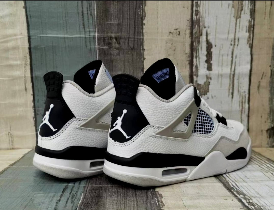 Les baskets Air Jordan 4 offrent un style iconique et une performance remarquable.
leur design distinctif pas cher. le moin cher.