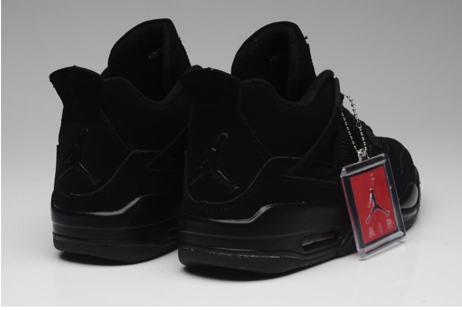 Les baskets Air Jordan 4 offrent un style iconique et une performance remarquable.
leur design distinctif pas cher. le moin cher.