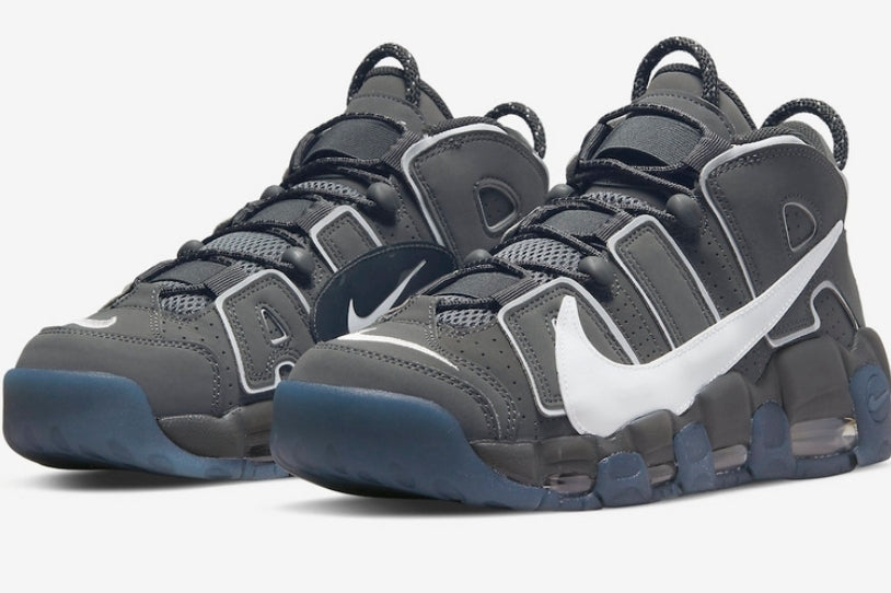 Les baskets Nike Air Uptempo combinent style audacieux et innovation. Leur design emblématique et leurs lettres surdimensionnées . Pas cher. Le moins cher.