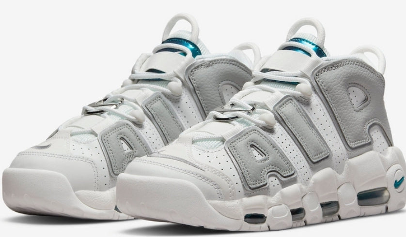 Les baskets Nike Air Uptempo combinent style audacieux et innovation. Leur design emblématique et leurs lettres surdimensionnées . Pas cher. Le moins cher.