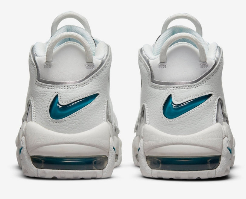 Les baskets Nike Air Uptempo combinent style audacieux et innovation. Leur design emblématique et leurs lettres surdimensionnées . Pas cher. Le moins cher.