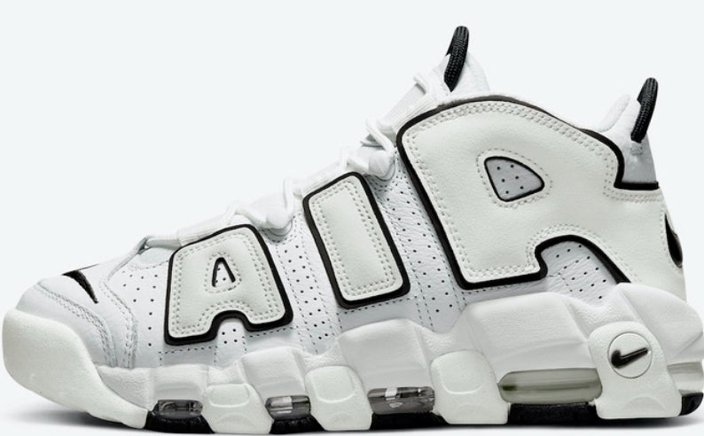 Les baskets Nike Air Uptempo combinent style audacieux et innovation. Leur design emblématique et leurs lettres surdimensionnées . Pas cher. Le moins cher.