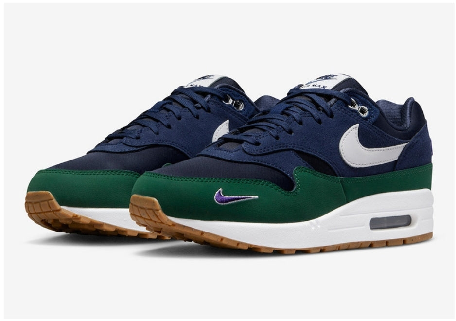 Les baskets Nike Air Max 1 sont iconiques pour leur style emblématique.retro incontournable pas cher. Le moins cher.exceptionnel