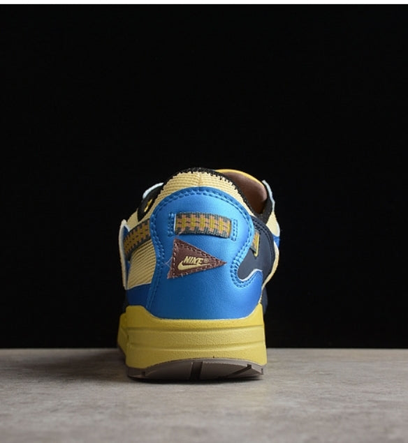 Les baskets Nike Air Max 1 sont iconiques pour leur style emblématique.retro incontournable pas cher. Le moins cher.exceptionnel