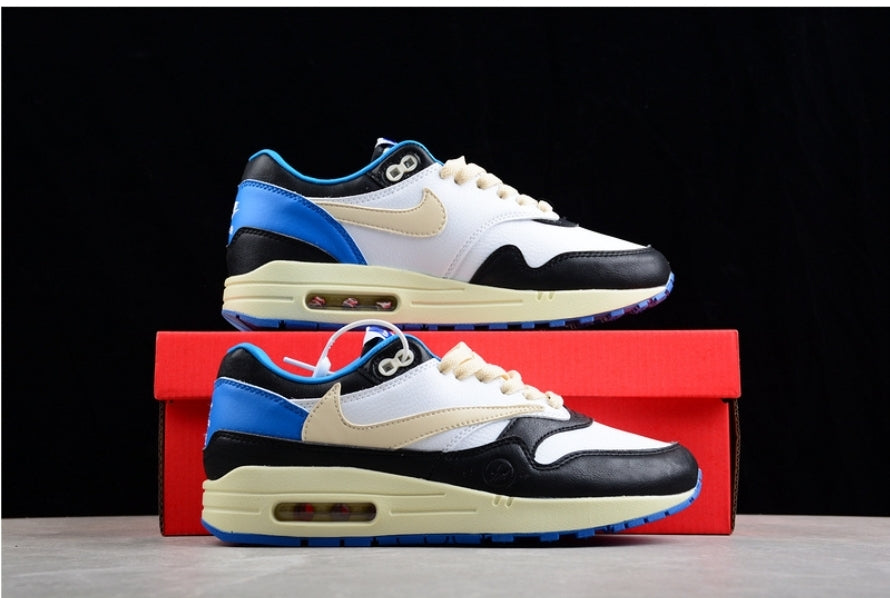 Les baskets Nike Air Max 1 sont iconiques pour leur style emblématique.retro incontournable pas cher. Le moins cher.exceptionnel