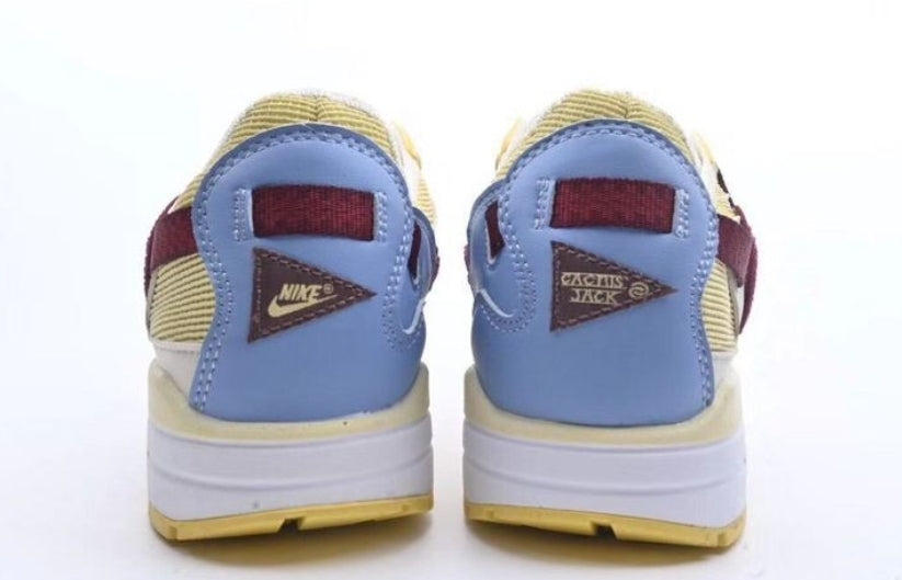 Les baskets Nike Air Max 1 sont iconiques pour leur style emblématique.retro incontournable pas cher. Le moins cher.exceptionnel