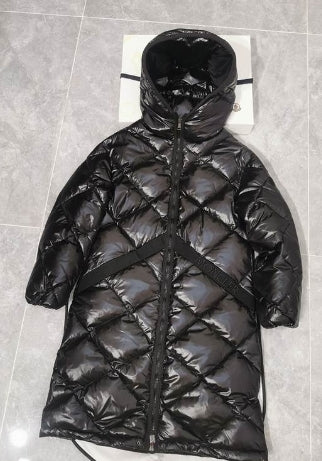 Les doudounes manteau Moncler Femme, ainsi que les Moncler Femme, incarnent un style et un raffinement incomparables.