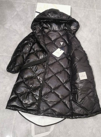 Les doudounes manteau Moncler Femme, ainsi que les Moncler Femme, incarnent un style et un raffinement incomparables.