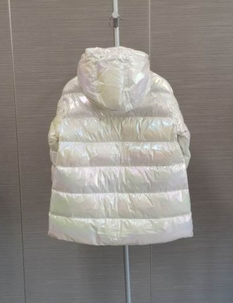 Les doudounes manteau Moncler Femme, ainsi que les Moncler Femme, incarnent un style et un raffinement incomparables.