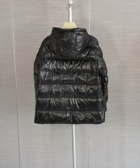 Les doudounes manteau Moncler Femme, ainsi que les Moncler Femme, incarnent un style et un raffinement incomparables.