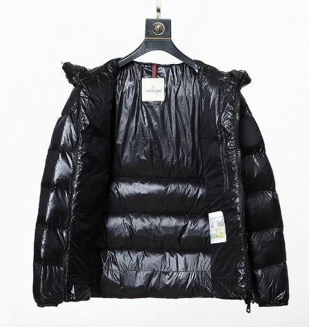 Les doudounes manteau Moncler Femme, ainsi que les Moncler Femme, incarnent un style et un raffinement incomparables.