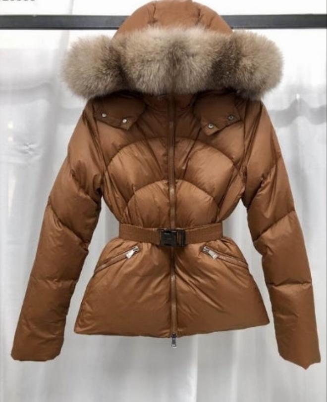 Les doudounes manteau Moncler Femme, ainsi que les Moncler Femme, incarnent un style et un raffinement incomparables.