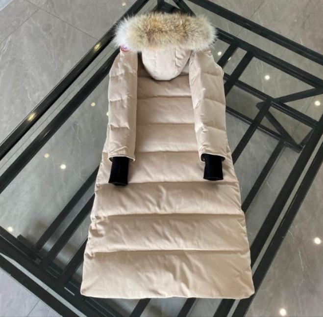 Résultat de l'évolution emblématique de la marque Canada G00se Femme, la Doudoune Canada G00se Femme est un témoignage de l'engagement de Canada G00se à combiner style,