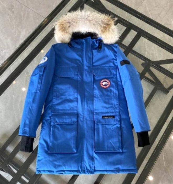 Résultat de l'évolution emblématique de la marque Canada G00se Femme, la Doudoune Canada G00se Femme est un témoignage de l'engagement de Canada G00se à combiner style,
