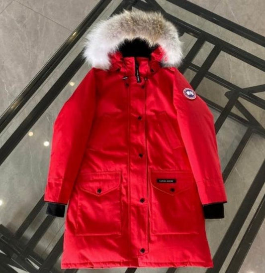 Résultat de l'évolution emblématique de la marque Canada G00se Femme, la Doudoune Canada G00se Femme est un témoignage de l'engagement de Canada G00se à combiner style,