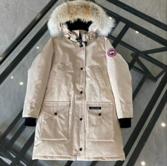 Résultat de l'évolution emblématique de la marque Canada G00se Femme, la Doudoune Canada G00se Femme est un témoignage de l'engagement de Canada G00se à combiner style,