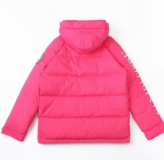 Résultat de l'évolution emblématique de la marque Canada G00se Femme, la Doudoune Canada G00se Femme est un témoignage de l'engagement de Canada G00se à combiner style,