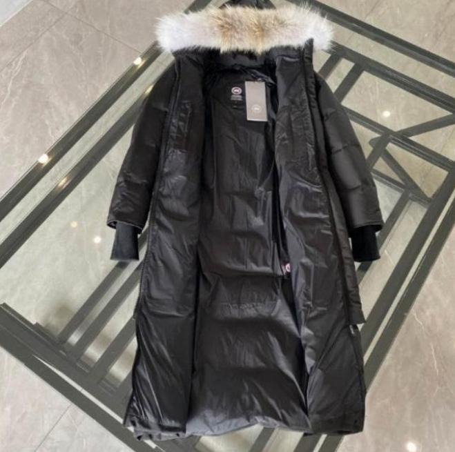 Résultat de l'évolution emblématique de la marque Canada G00se Femme, la Doudoune Canada G00se Femme est un témoignage de l'engagement de Canada G00se à combiner style,