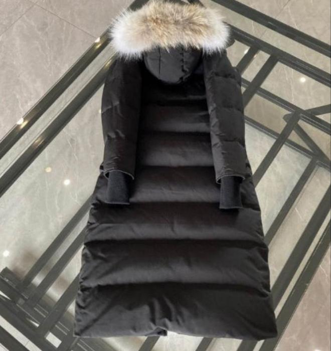 Résultat de l'évolution emblématique de la marque Canada G00se Femme, la Doudoune Canada G00se Femme est un témoignage de l'engagement de Canada G00se à combiner style,