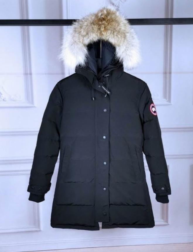 Résultat de l'évolution emblématique de la marque Canada G00se Femme, la Doudoune Canada G00se Femme est un témoignage de l'engagement de Canada G00se à combiner style,