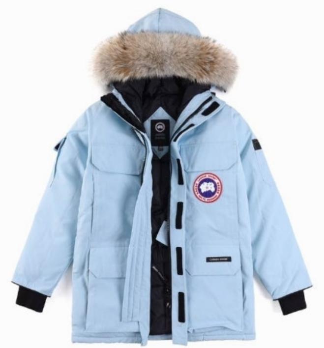 Résultat de l'évolution emblématique de la marque Canada G00se Femme, la Doudoune Canada G00se Femme est un témoignage de l'engagement de Canada G00se à combiner style,