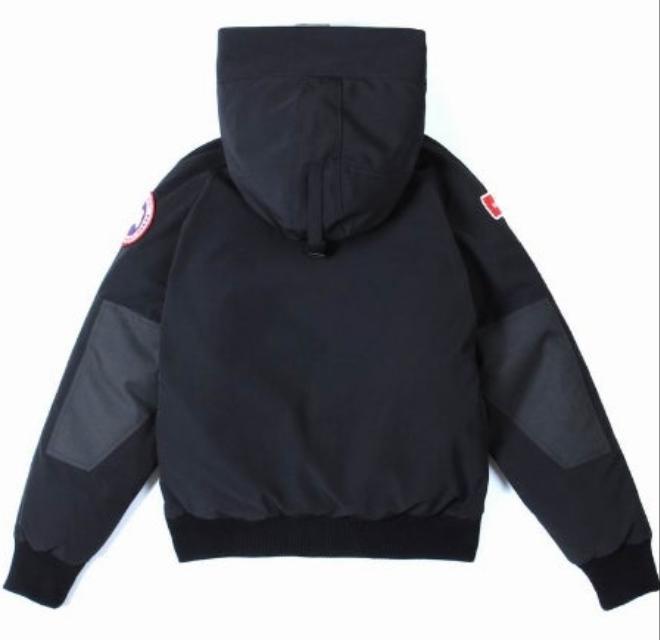 Résultat de l'évolution emblématique de la marque Canada G00se Femme, la Doudoune Canada G00se Femme est un témoignage de l'engagement de Canada G00se à combiner style,