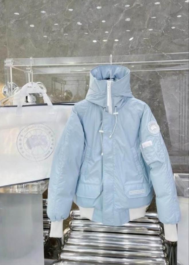 Résultat de l'évolution emblématique de la marque Canada G00se Femme, la Doudoune Canada G00se Femme est un témoignage de l'engagement de Canada G00se à combiner style,