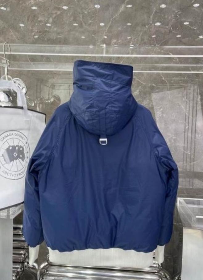 Résultat de l'évolution emblématique de la marque Canada G00se Femme, la Doudoune Canada G00se Femme est un témoignage de l'engagement de Canada G00se à combiner style,