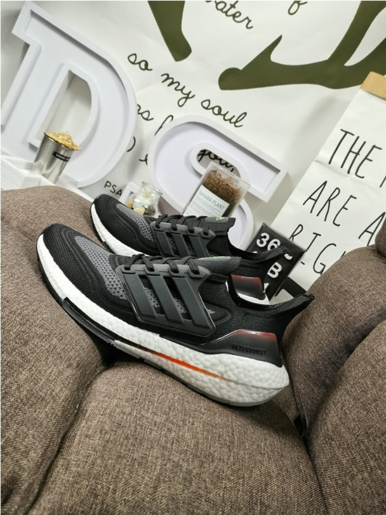 Les baskets Adidas UltraBoost 21 allient performance révolutionnaire et style incomparable.incontournable exceptionnel inoubliable.