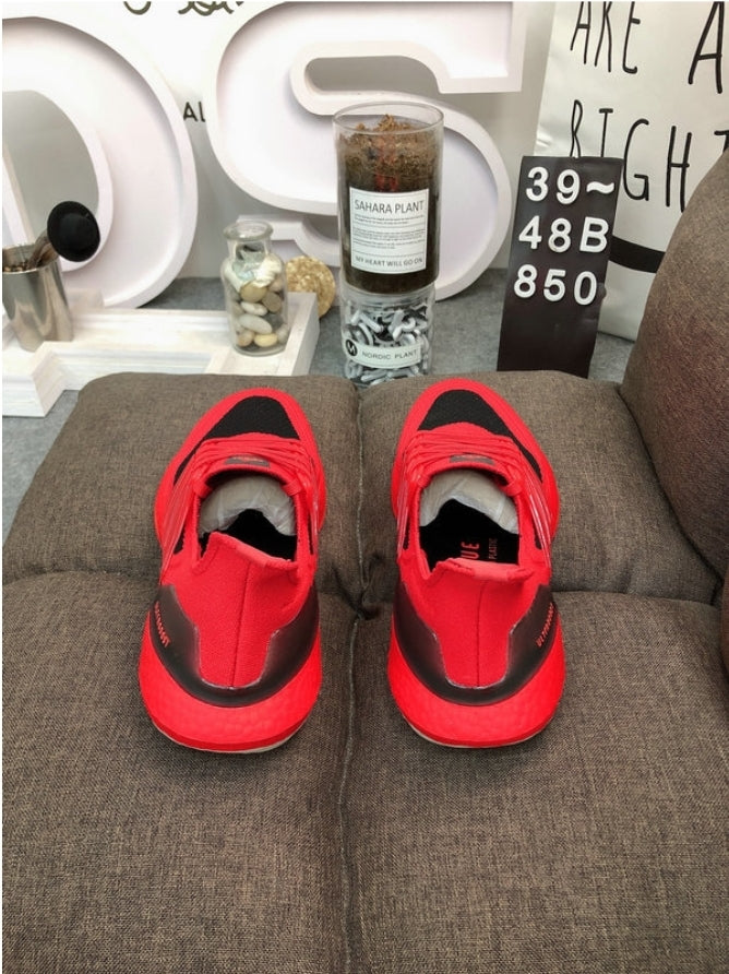 Les baskets Adidas UltraBoost 21 allient performance révolutionnaire et style incomparable.incontournable exceptionnel inoubliable.