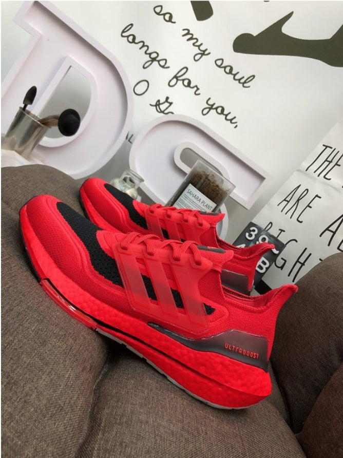 Les baskets Adidas UltraBoost 21 allient performance révolutionnaire et style incomparable.incontournable exceptionnel inoubliable.