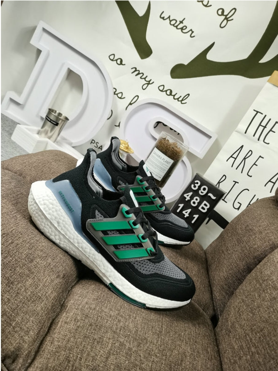 Les baskets Adidas UltraBoost 21 allient performance révolutionnaire et style incomparable.incontournable exceptionnel inoubliable.