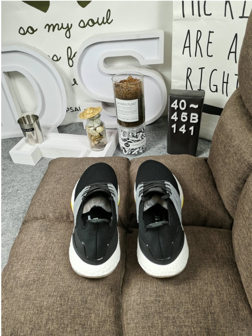 les baskets Adidas UltraBoost 21 allient performance et style avec une technologie de pointe. Leur design innovant et leur qualité supérieure. Pas cher. Le moins cher.