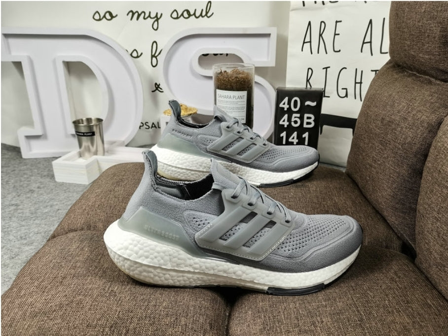 les baskets Adidas UltraBoost 21 allient performance et style avec une technologie de pointe. Leur design innovant et leur qualité supérieure.pas cher.le moins cher.