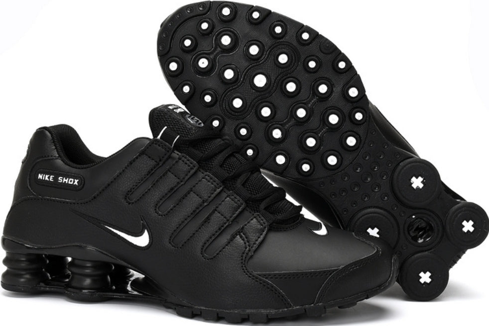 Les baskets Nike Shox NZ combinent style et performance pour les amateurs de mode et les athlètes.pas cher. Le moins cher.