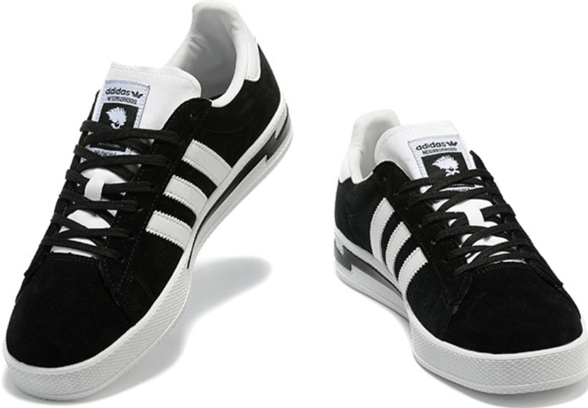 Les Adidas Campus INVINCIBLE Neighborhood Beige incarnent l'essence du style urbain et de la collaboration créative.