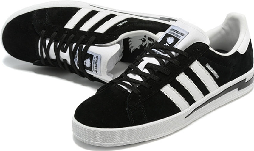 Les Adidas Campus INVINCIBLE Neighborhood Beige incarnent l'essence du style urbain et de la collaboration créative.