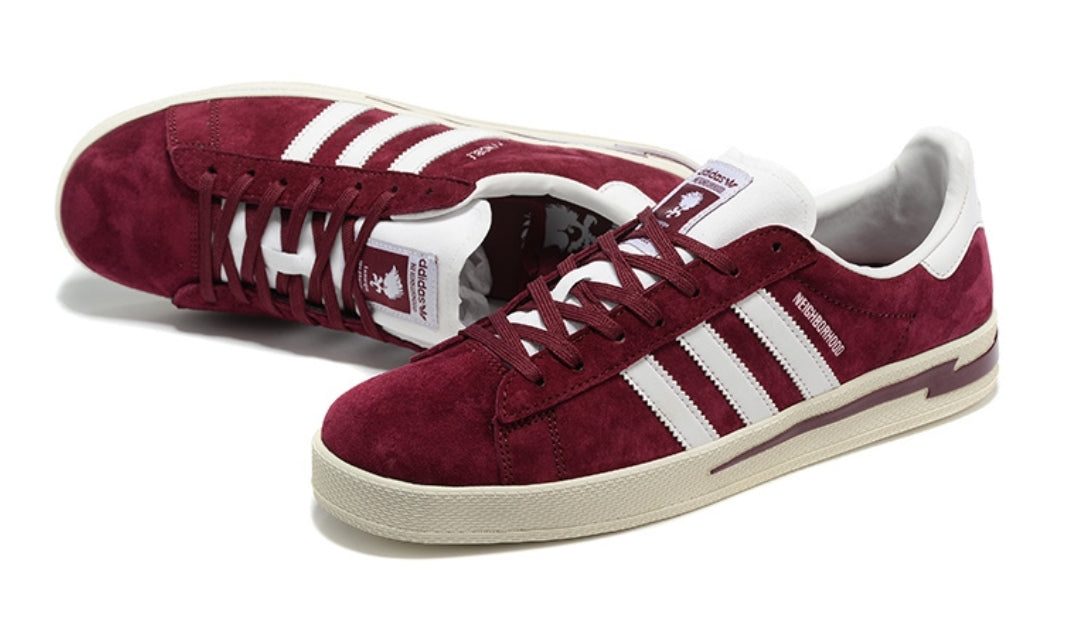 Les Baskets Adidas Campus INVINCIBLE Neighborhood BLACK/WHITE/SNAKESKIN.se distingue par des détails subtils comme les surpiqûres contrastées.