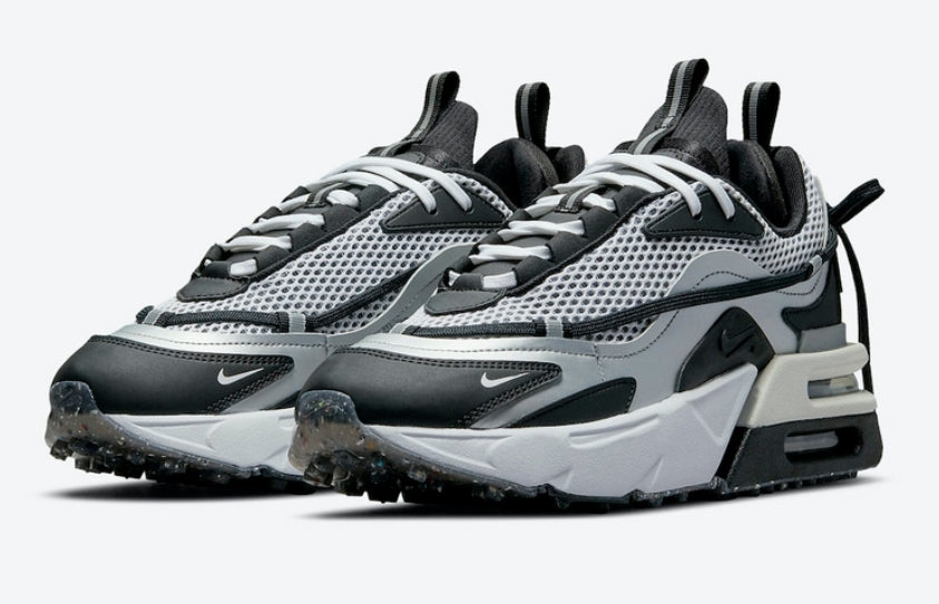 Les baskets Nike Air Max Furyosa combinent un design audacieux et un confort supérieur. Leur silhouette unique et leurs matériaux de haute qualité.