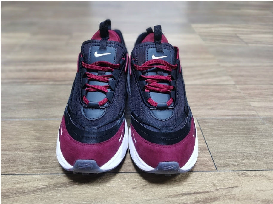 Les baskets Nike Air Max Furyosa combinent un design audacieux et un confort supérieur. Leur silhouette unique et leurs matériaux de haute qualité.