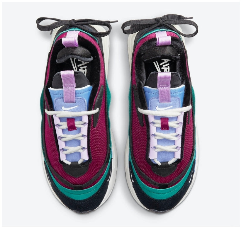 Les baskets Nike Air Max Furyosa combinent un design audacieux et un confort supérieur. Leur silhouette unique et leurs matériaux de haute qualité.