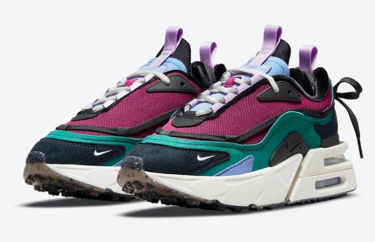 Les baskets Nike Air Max Furyosa combinent un design audacieux et un confort supérieur. Leur silhouette unique et leurs matériaux de haute qualité.