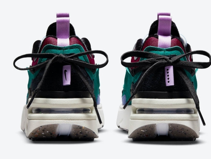 Les baskets Nike Air Max Furyosa combinent un design audacieux et un confort supérieur. Leur silhouette unique et leurs matériaux de haute qualité.