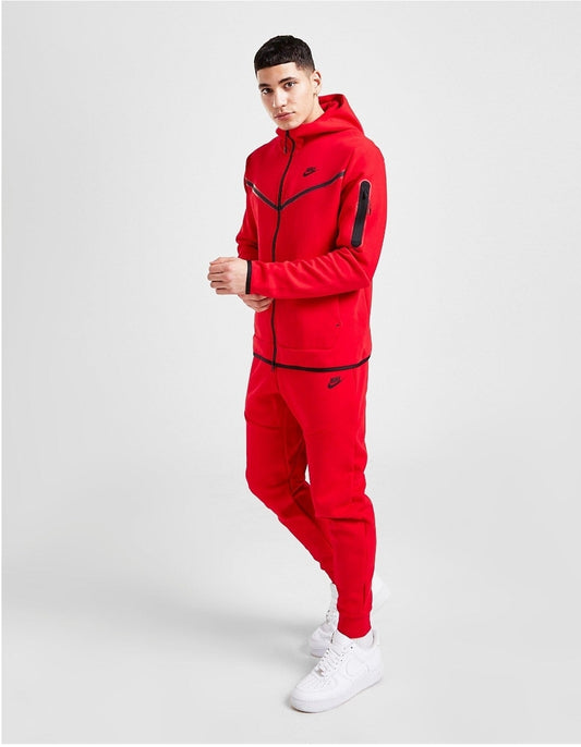 Les ensembles survêtement Nike combinent performance et style de manière exemplaire. Leur design dynamique.pas cher.le moins cher.