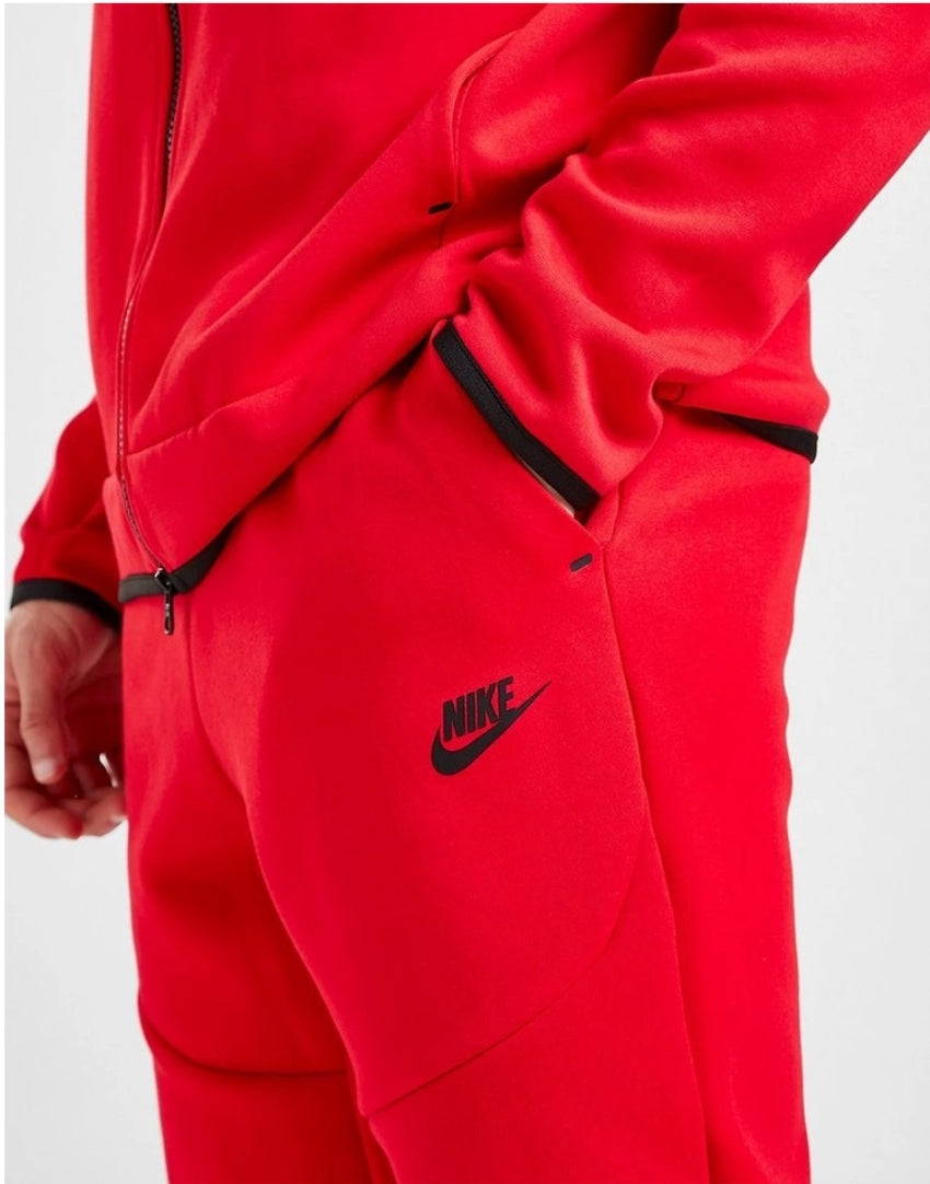 Les ensembles survêtement Nike combinent performance et style de manière exemplaire. Leur design dynamique.pas cher.le moins cher.