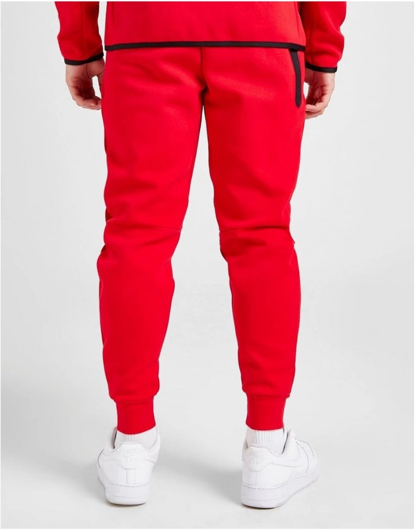 Les ensembles survêtement Nike combinent performance et style de manière exemplaire. Leur design dynamique.pas cher.le moins cher.