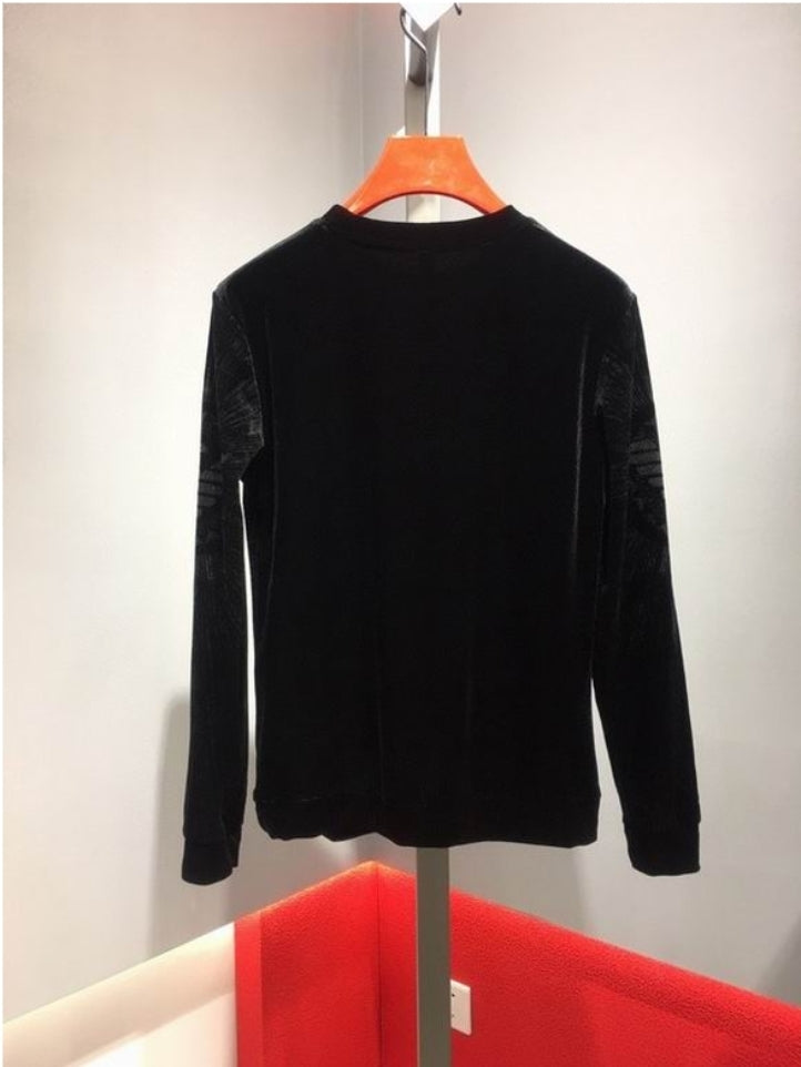 Les sweats Armani combinent élégance et confort. Leur design sophistiqué et leurs matériaux premium. Pas cher.le moins cher.