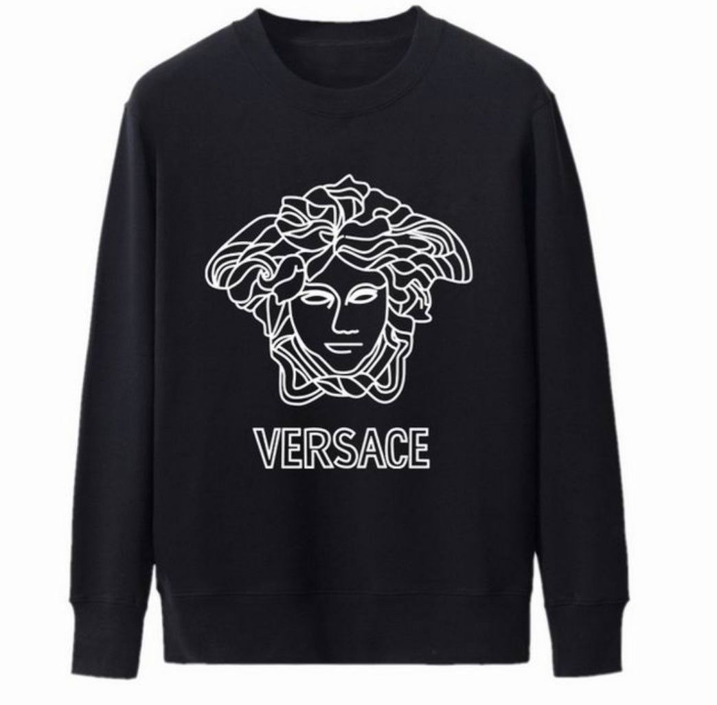 Le sweat Versace allie performance et style.