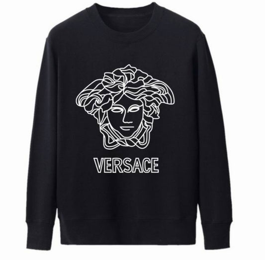 Le sweat Versace allie performance et style.